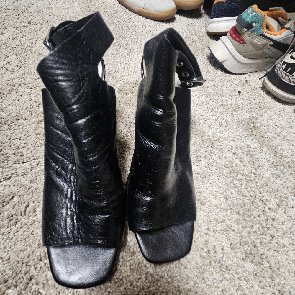 1 STATE Black Leather Women's Block Heel Mule